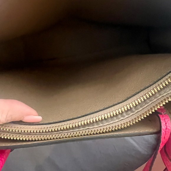 Fuchsia Michael Kors satchel bag with wallet. - Picture 7 of 9